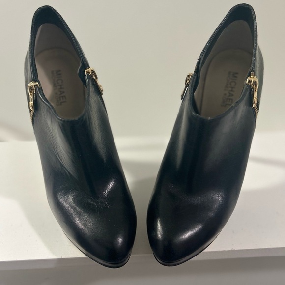 Michael Kors Platform Black Leather Ankle Boot-Size 8 - Picture 1 of 4